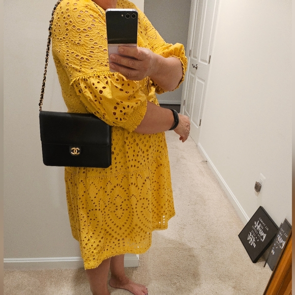 EUC vintage Chanel gold chain purse - Picture 16 of 17